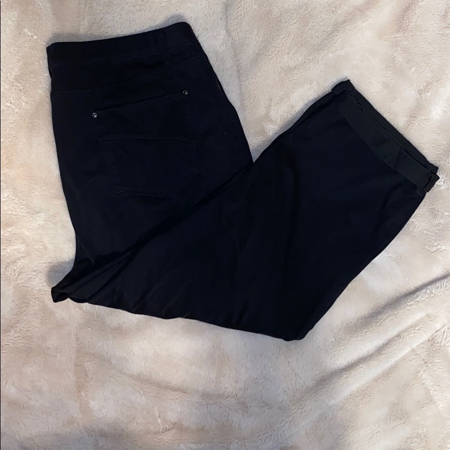 Black Cuffed Capri Black Cuffed Capri